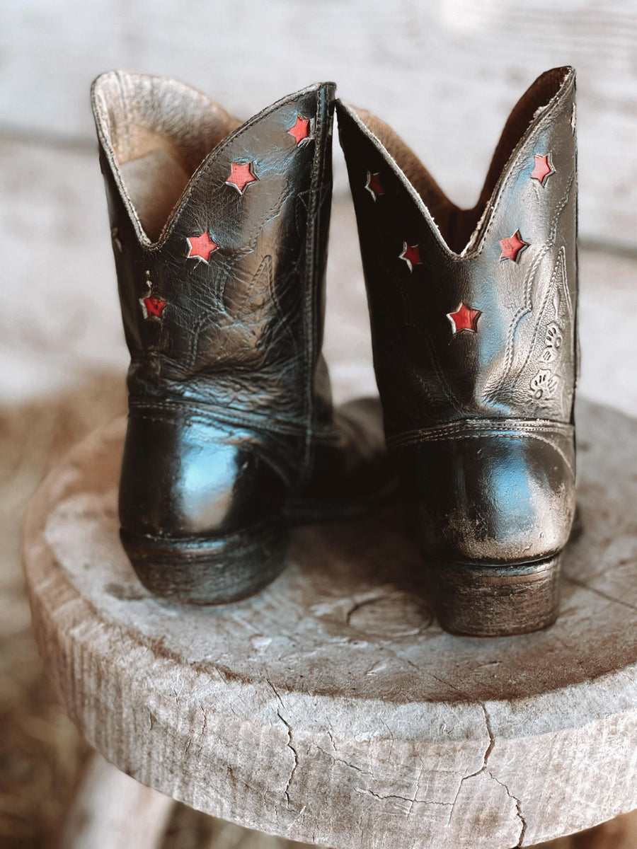 Cowboy boots hot sale with stars