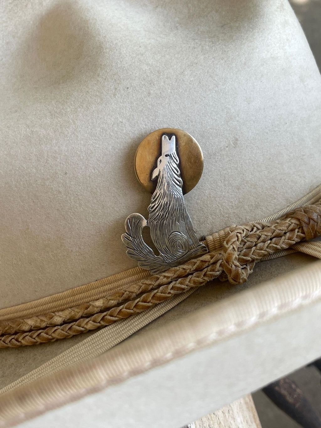 Vintage Howling Coyote Hat Pin