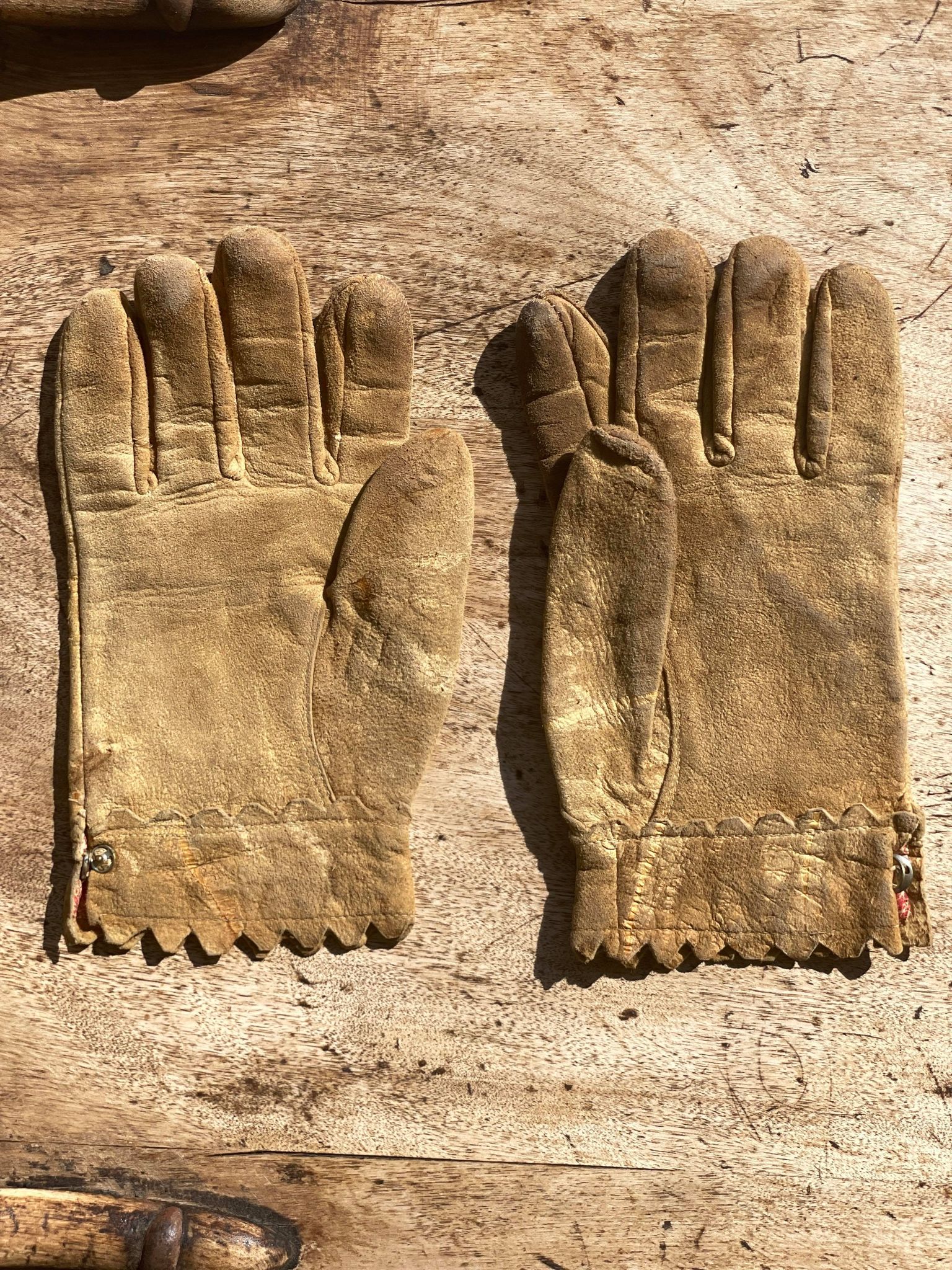 Antique Deerskin Gloves